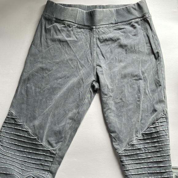 Grey Charlie Paige leggings. Never worn. - Picture 4 of 5